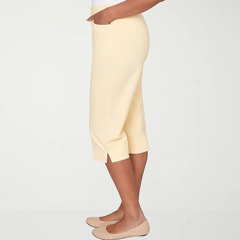 Alfred Dunner Classics Womens Stretch Fabric Straight Mid Rise Capri Pant