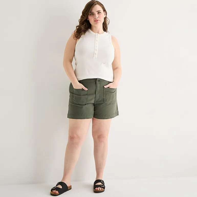 a.n.a Patch Pocket Womens Plus 4" Highest Rise Chino Short