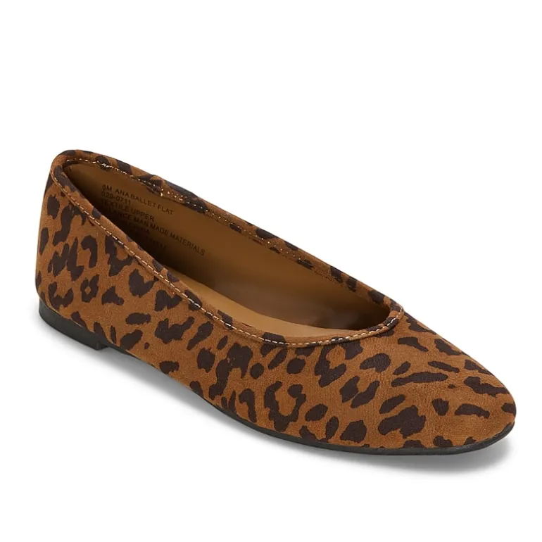 a.n.a Womens Almond Closed Toe Ballet Flats