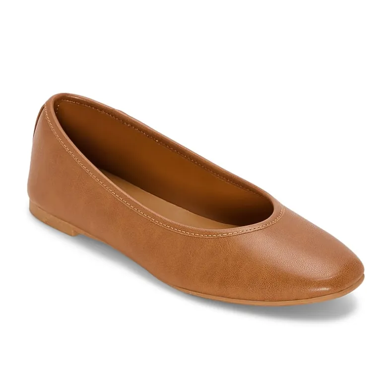 a.n.a Womens Almond Closed Toe Ballet Flats