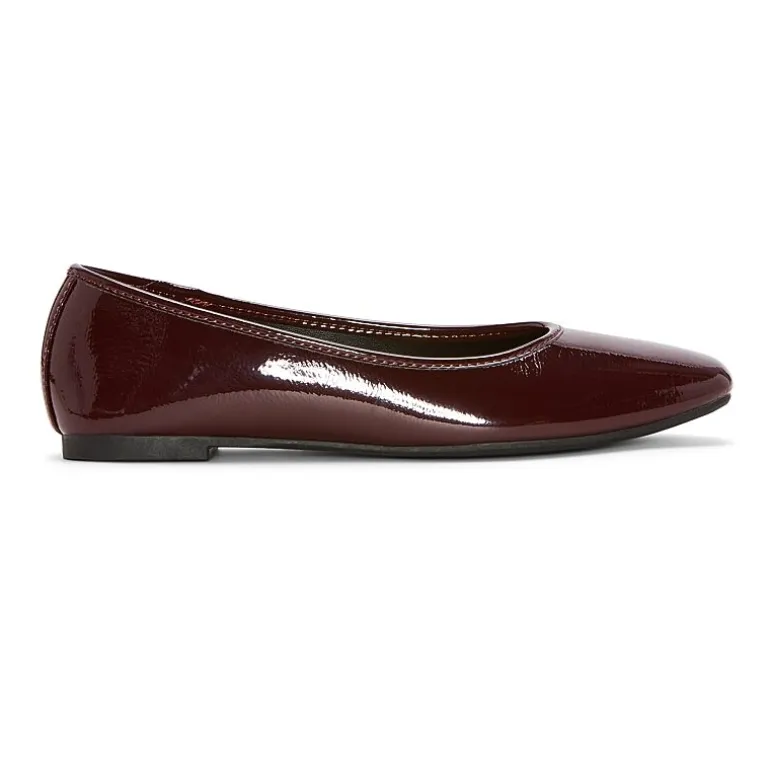 a.n.a Womens Almond Closed Toe Ballet Flats