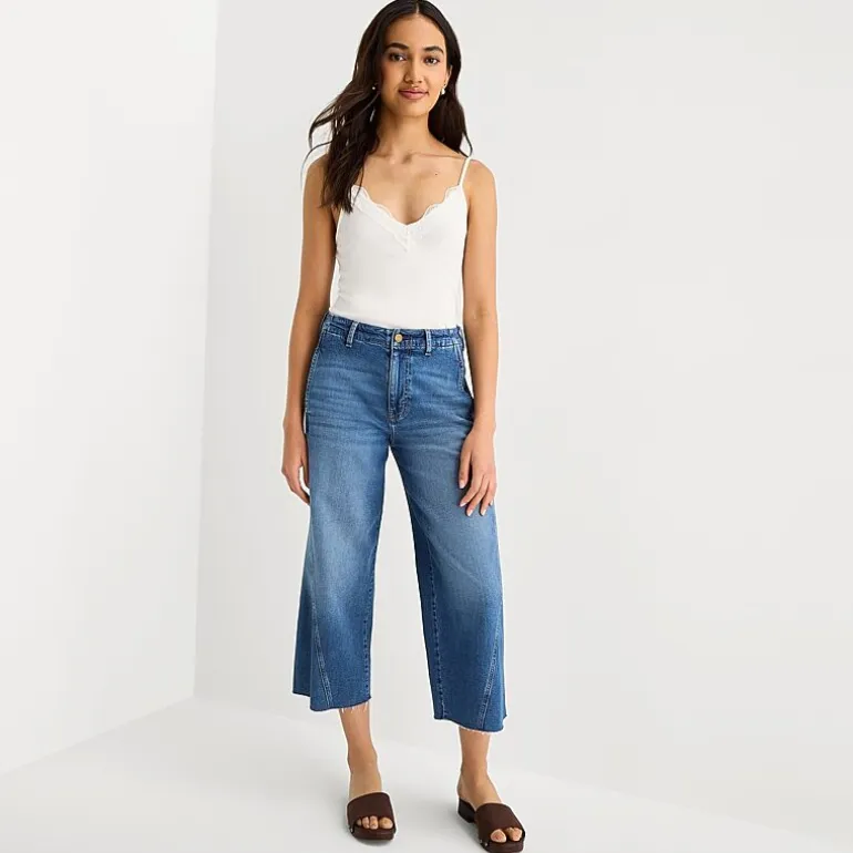 a.n.a Womens High Rise Frayed Hem Cropped Jean