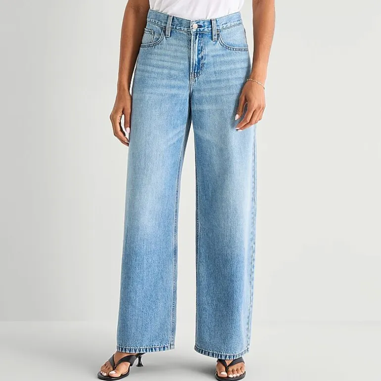 a.n.a Womens Low Rise Loose Fit Jean