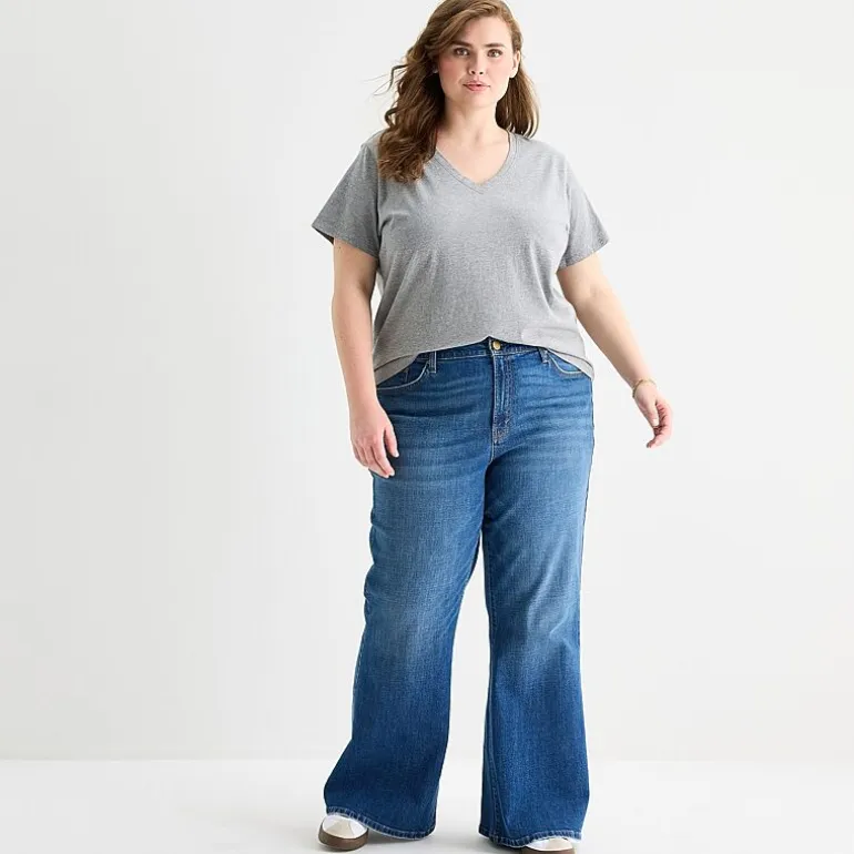 a.n.a Womens Plus V Neck Short Sleeve T-Shirt
