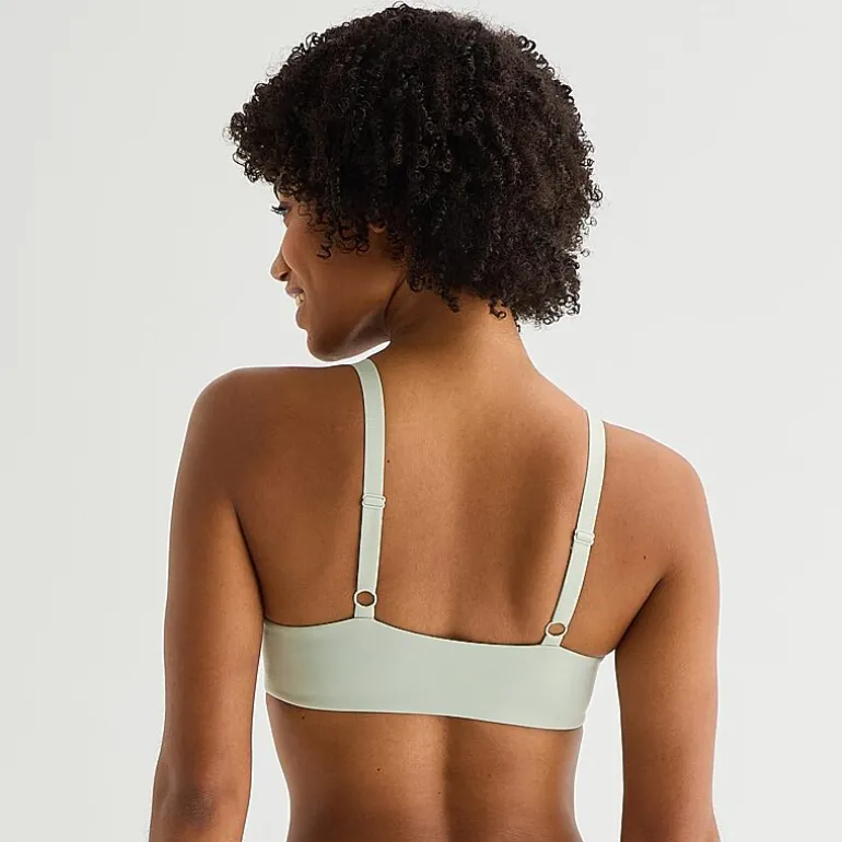 Arizona Body Cloud Kissed Wireless Triangle Plunge Pullover Bra