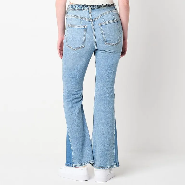 Arizona Curvy Womens Juniors High Rise Flare Leg Jean