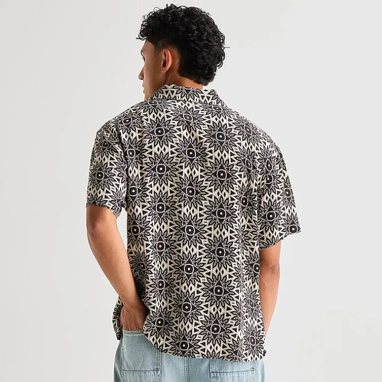 Arizona Mens Short Sleeve Boxy Fit Button-Down Shirt