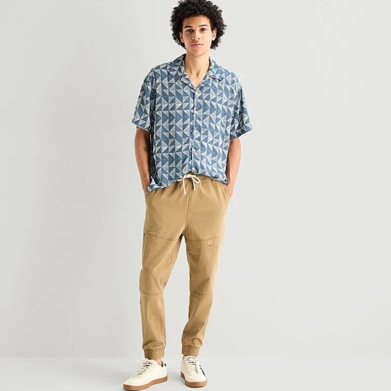 Arizona Mens Short Sleeve Relaxed Fit Button-Down Shirt