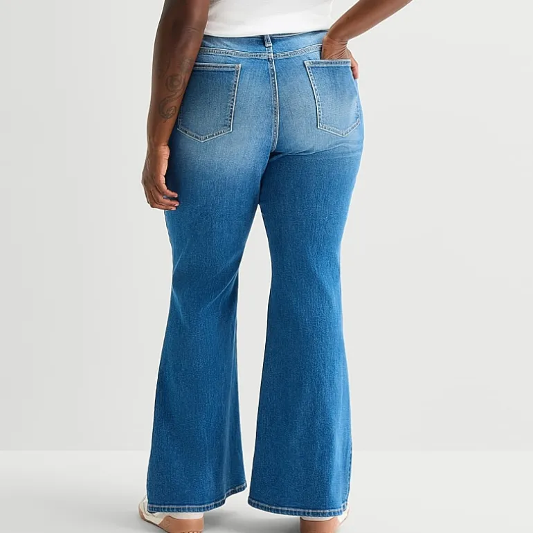 Arizona Womens Juniors Plus Low Rise Flare Leg Jean