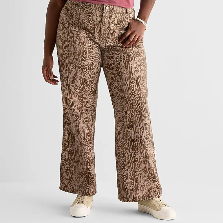 Arizona Womens Juniors Plus Low Rise Straight Leg Jean