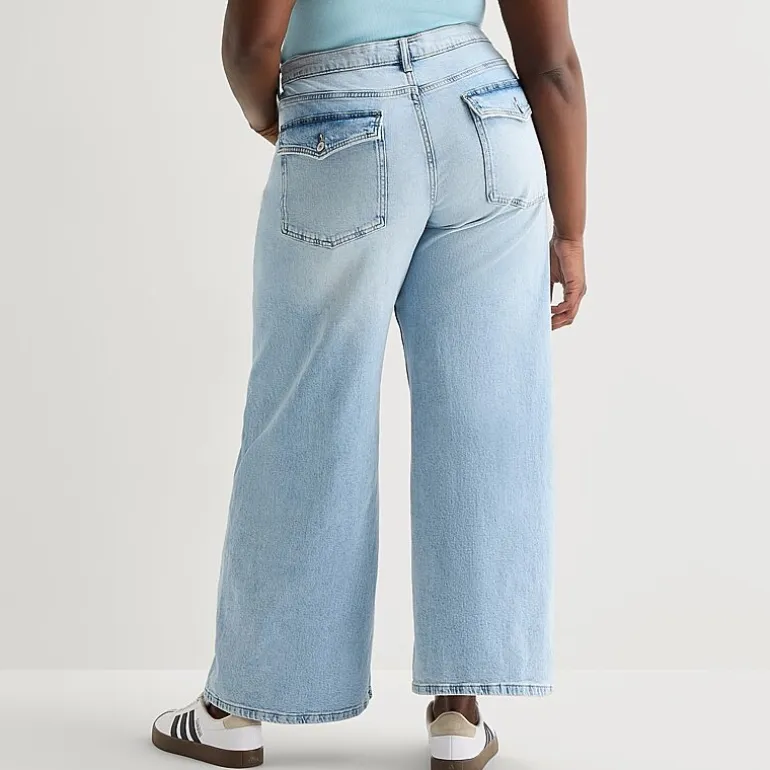 Arizona Womens Juniors Plus Low Rise Flare Leg Jean