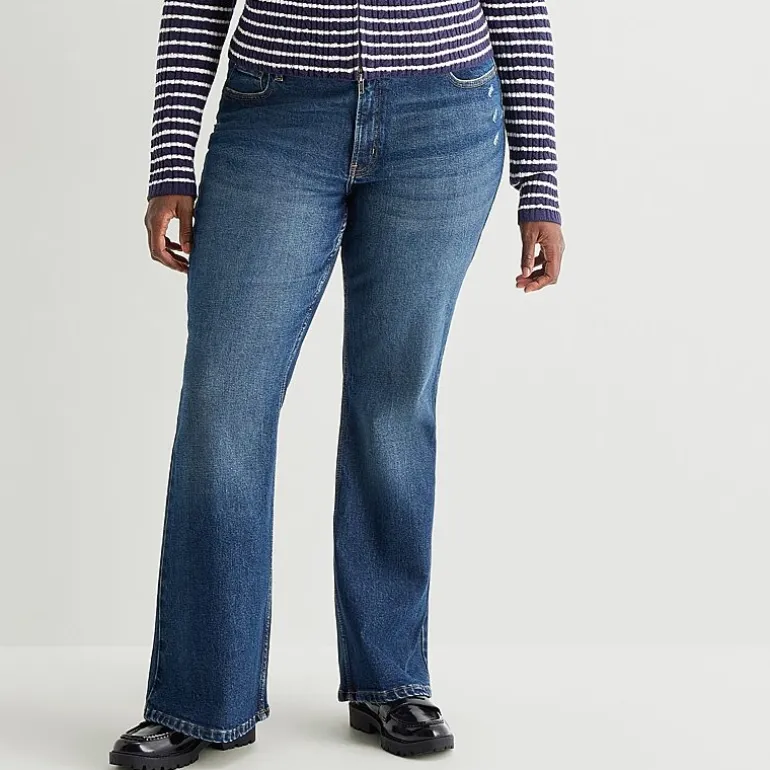 Arizona Womens Juniors Plus Low Rise Bootcut Jean
