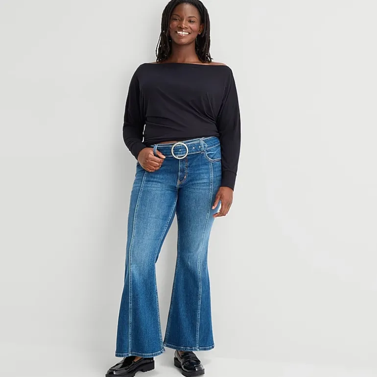 Arizona Womens Juniors Plus Low Rise Flare Leg Jean
