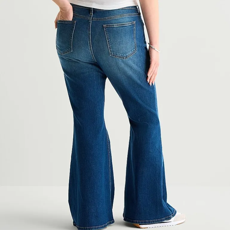 Arizona Womens Juniors Plus Low Rise Flare Leg Jean