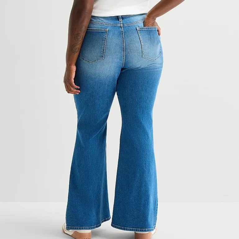 Arizona Womens Juniors Plus Low Rise Flare Leg Jean