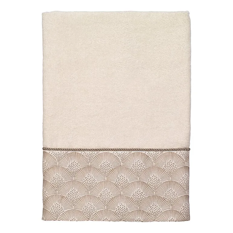 Avanti Deco Shell Ivory Embellished Bordered Bath Towel