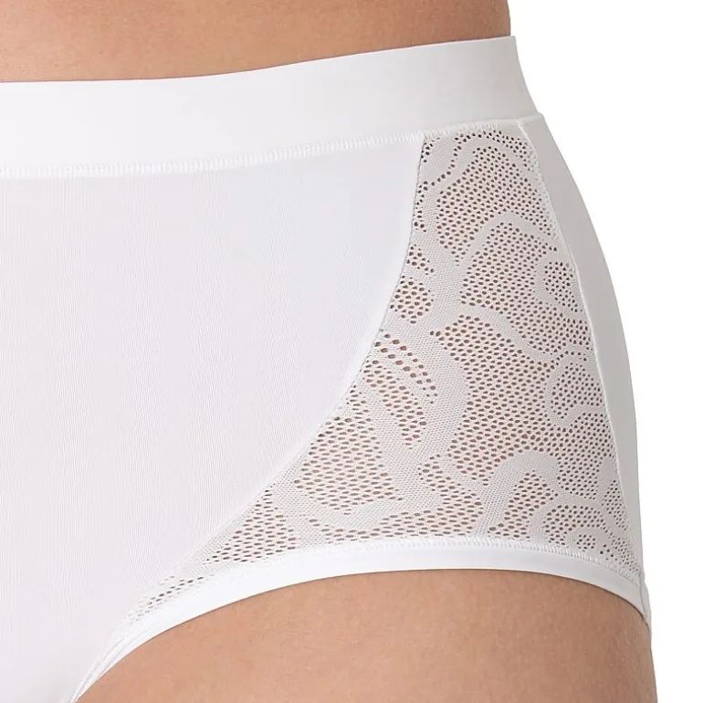 Bali Coolest Smoothing Womens Cooling Brief Panty Dfcsbf