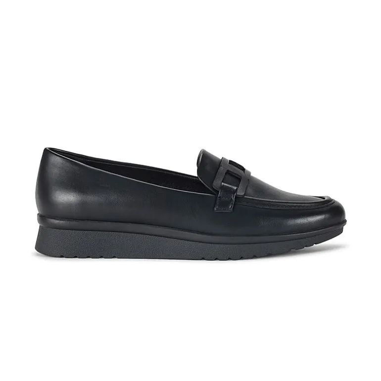 Baretraps Addison Womens Moc Closed Toe Loafers