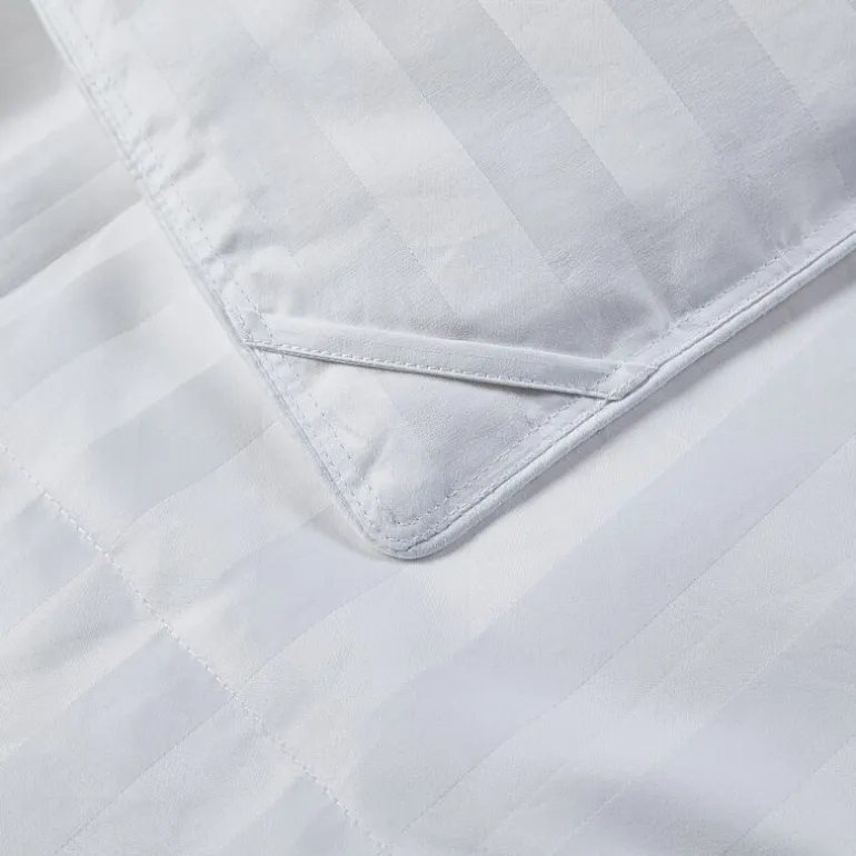 Beautyrest 500 Thread Count Damask Stripe US Grown Cotton Hungarian White Goose Down Comforter