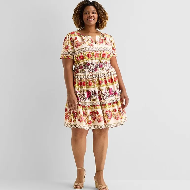 Be by CHETTA B Womens Plus Split Crew Neck Short Sleeve Fitted Floral Fit + Flare Dress