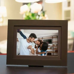 Brookstone PhotoShare Friends and Family Smart Frame – 10.1-inch