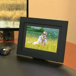 Brookstone PhotoShare Friends and Family Smart Frame – 10.1-inch