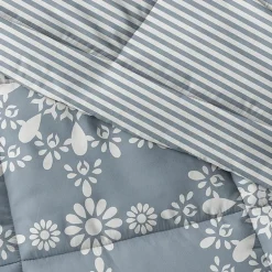 Casual Comfort Daisy Medallion Reversible Down-Alternative Comforter