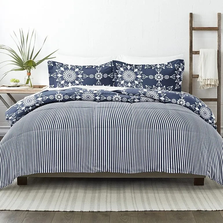 Casual Comfort Daisy Medallion Reversible Down-Alternative Comforter