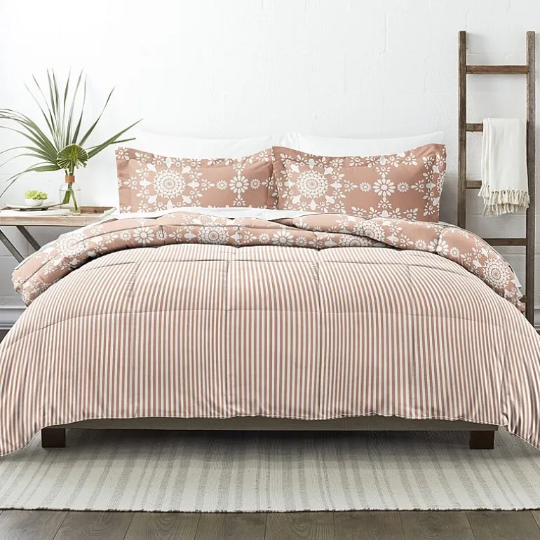 Casual Comfort Daisy Medallion Reversible Down-Alternative Comforter