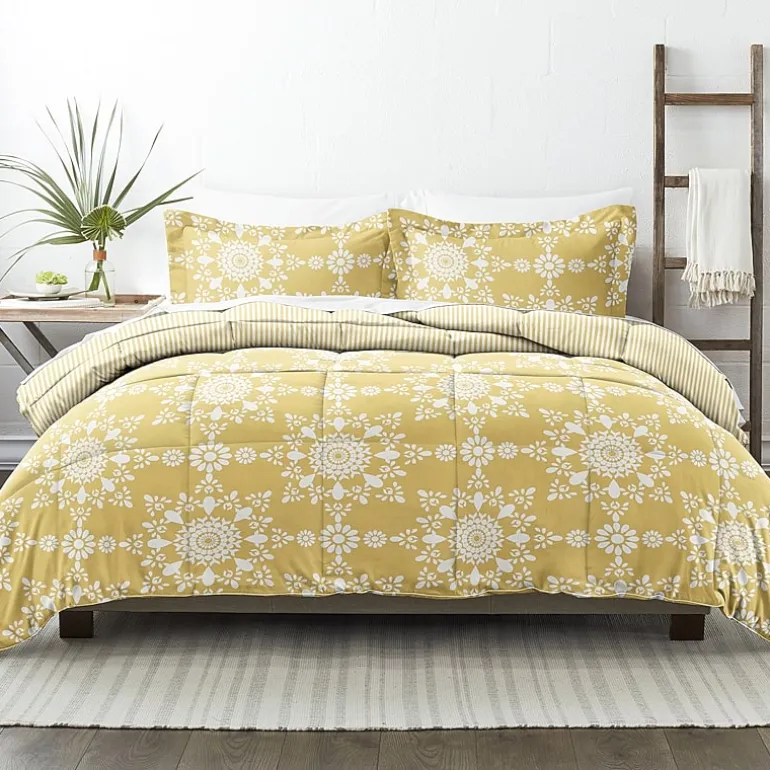 Casual Comfort Daisy Medallion Reversible Down-Alternative Comforter