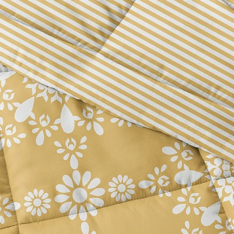 Casual Comfort Daisy Medallion Reversible Down-Alternative Comforter