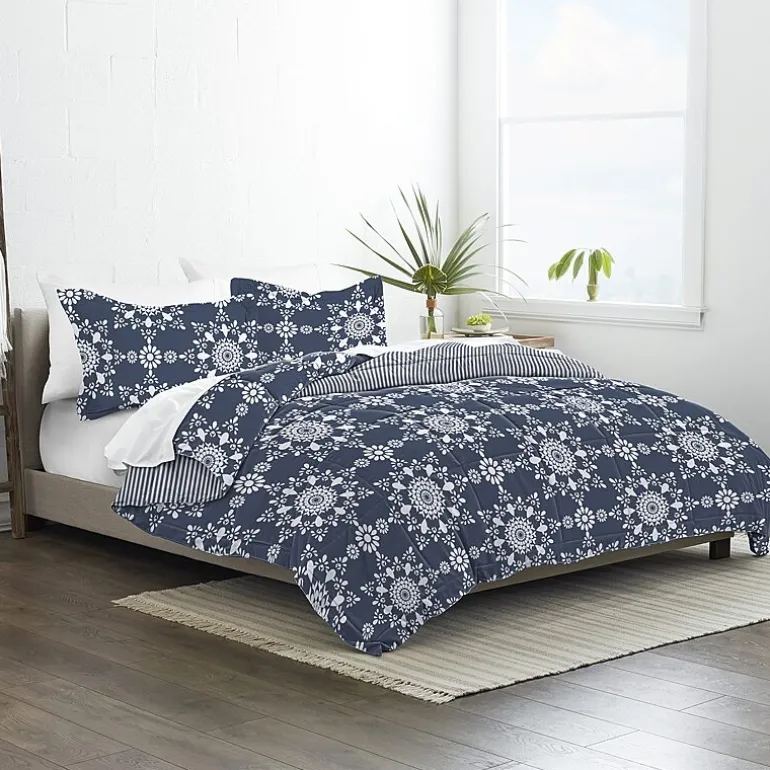 Casual Comfort Daisy Medallion Reversible Down-Alternative Comforter