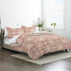 Casual Comfort Daisy Medallion Reversible Down-Alternative Comforter