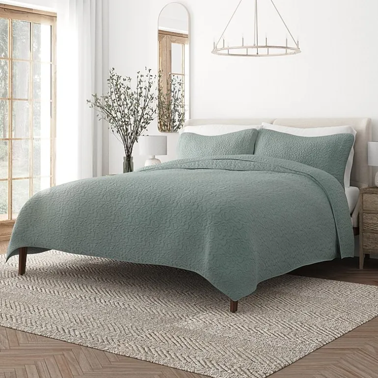 Casual Comfort Floral Stitch Quilt Set