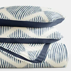 Casual Comfort Pattern Reversible Contemporary Lightweight 3 Pc. Quilt Set