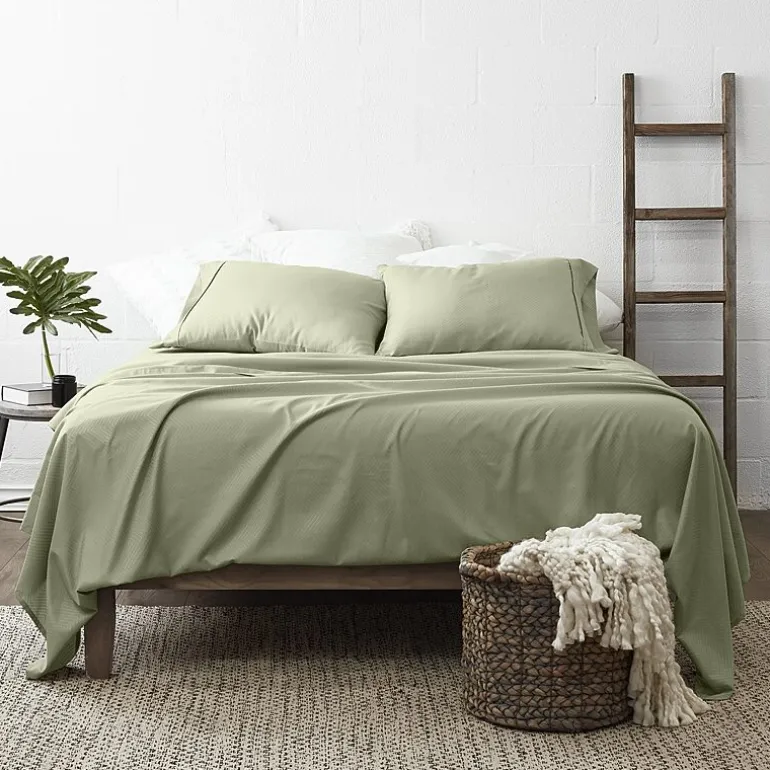 Casual Comfort™ Premium Ultra Soft Chevron Microfiber Wrinkle Free Sheet Set