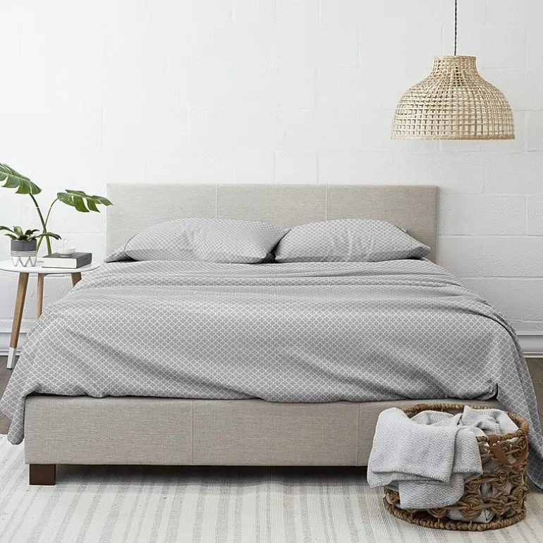 Casual Comfort™ Premium Ultra Soft Quatrefoil Pattern Microfiber Wrinkle Free Sheet Set