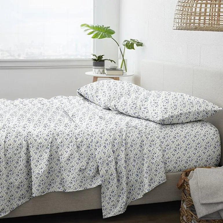 Casual Comfort™ Premium Ultra Soft Blossoms Sheet Set