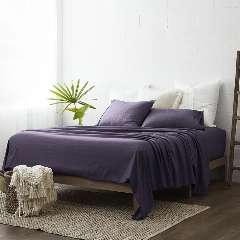 Casual Comfort™ Premium Ultra Soft Checkered Microfiber Wrinkle Free Sheet Set