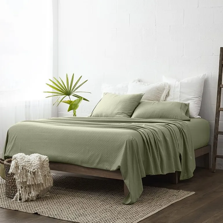 Casual Comfort™ Premium Ultra Soft Checkered Microfiber Wrinkle Free Sheet Set