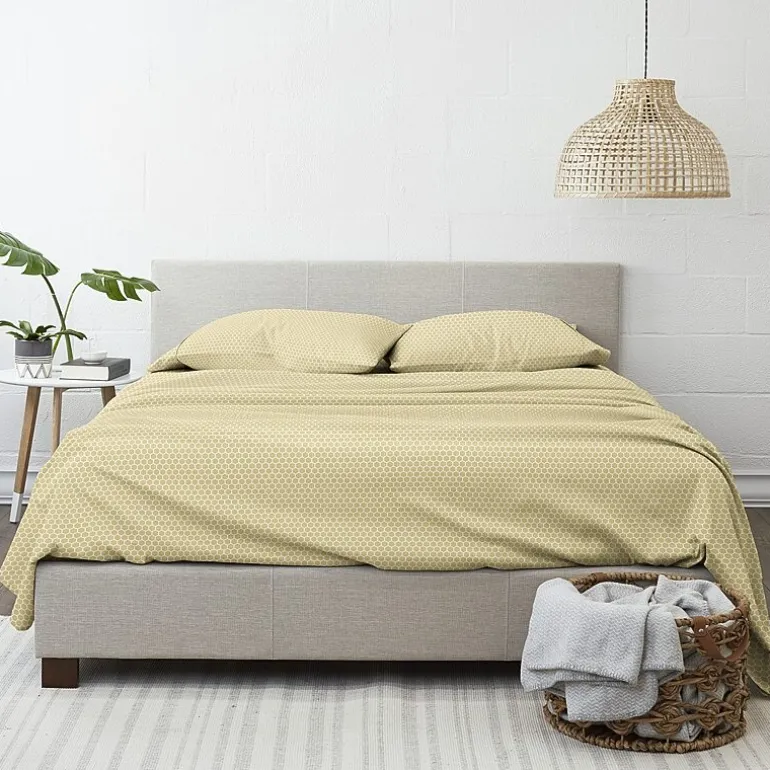 Casual Comfort Ultra Soft Honeycomb Pattern 4 Piece Bed Sheet Set