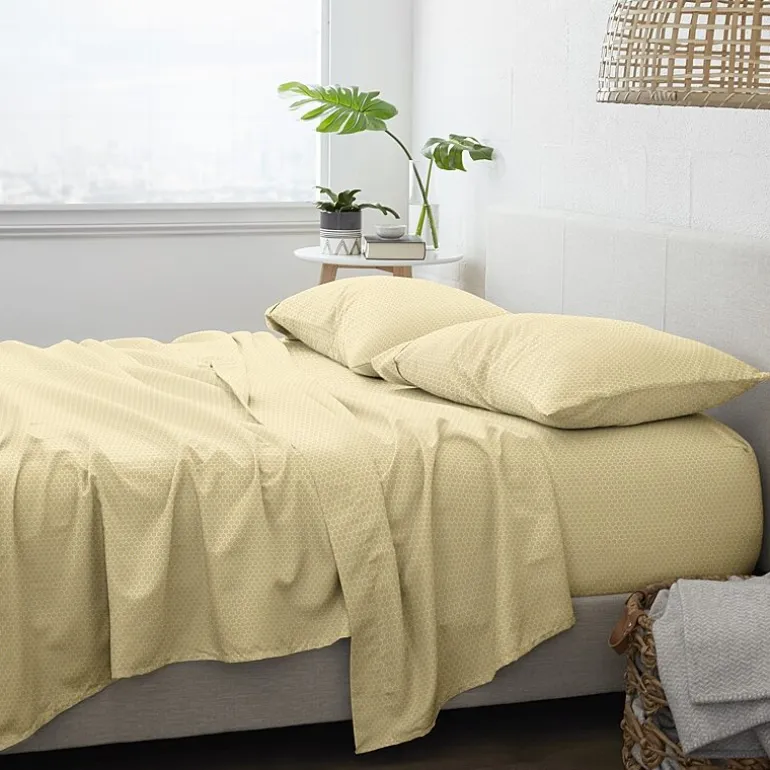 Casual Comfort Ultra Soft Honeycomb Pattern 4 Piece Bed Sheet Set