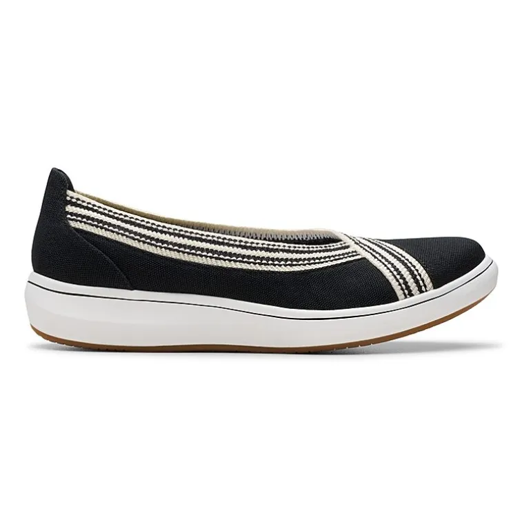 Clarks Cloudsteppers Breezesky Air Womens Round Slip-On Shoe