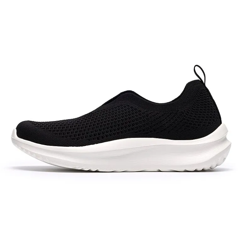 Clarks Solevana Knit Cloudsteppers Womens Round Slip-On Shoe