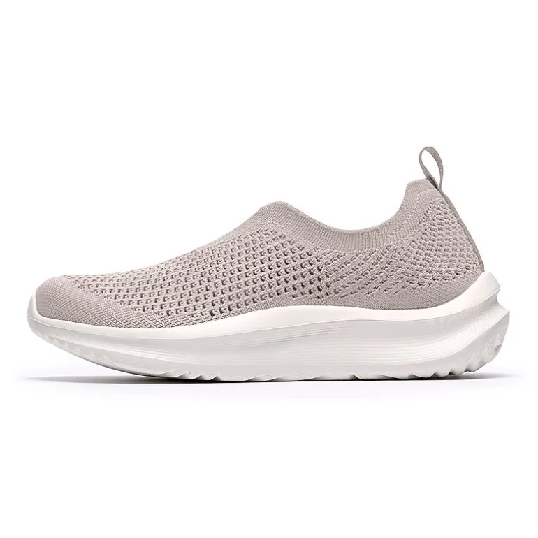 Clarks Solevana Knit Cloudsteppers Womens Round Slip-On Shoe