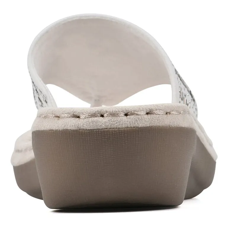 Cliffs by White Mountain Womens Cienna Slide Sandals