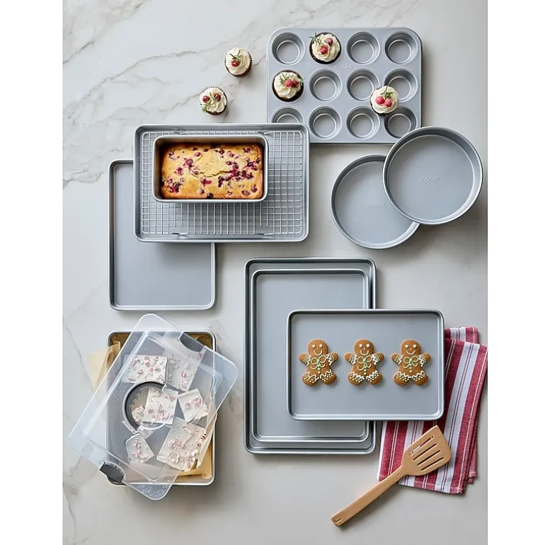 Cooks Cake Non-Stick Pan with Lid