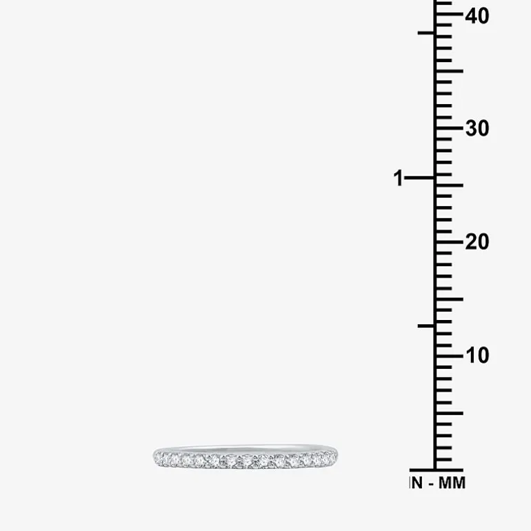 1/4 CT. T.W. Lab Grown White Diamond 10K Gold Wedding Band