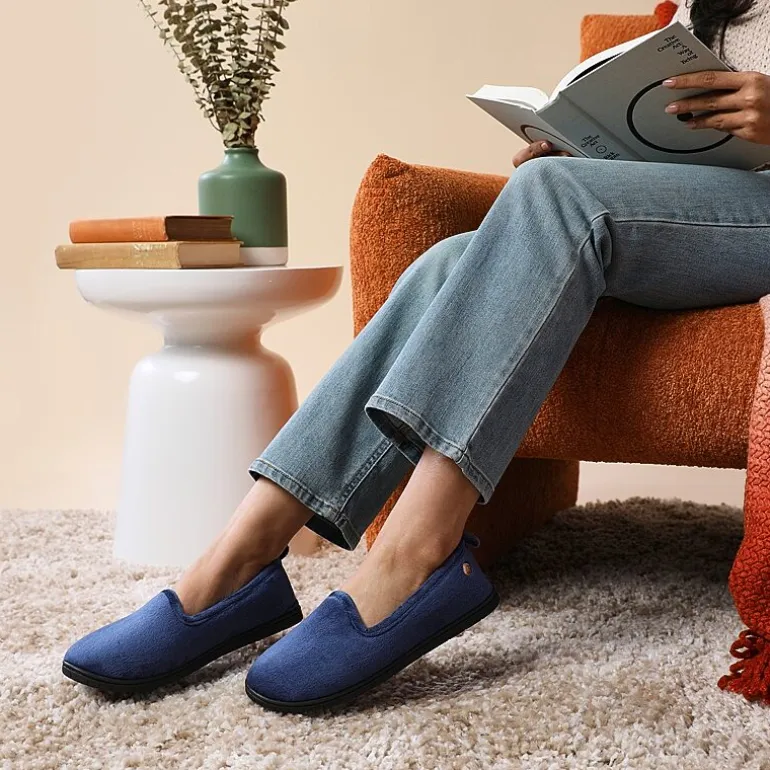 Dearfoams Rachel Velour Closed Back Womens Memory Foam Slip-On Slippers