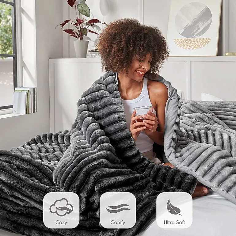 510 Design Avril Fluffy Ribbed Plush Midweight Comforter Set